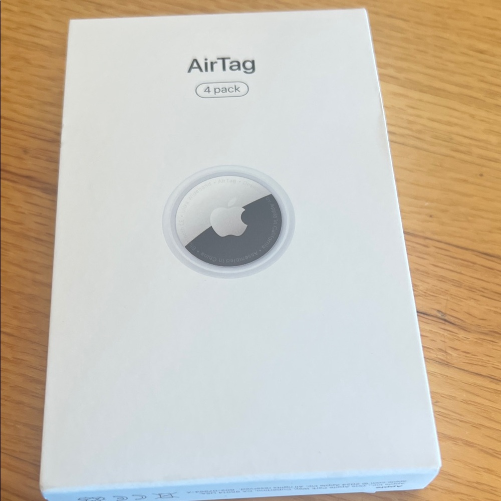 Apple AirTag Set in White